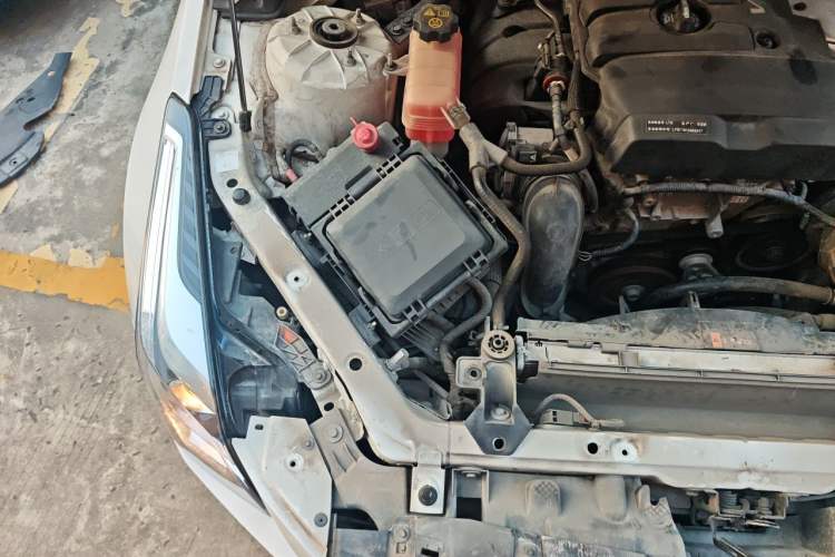 Used Cadillac ATS-L 2017 28T Tech Edition Engine Bay Right