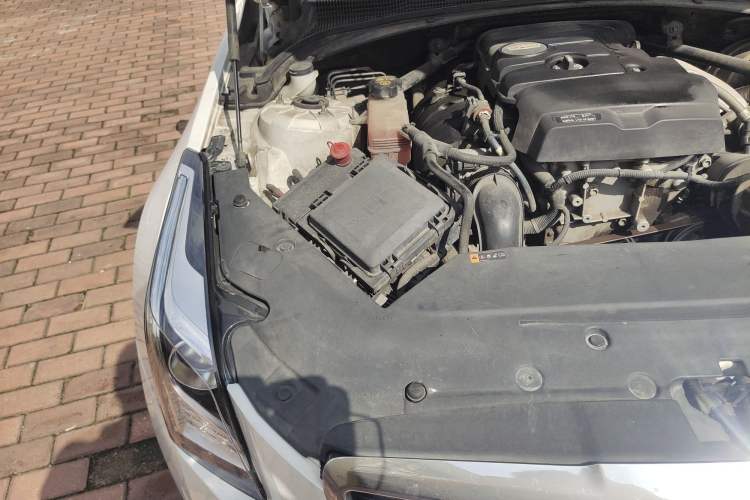 Used Cadillac ATS-L 2017 28T Tech Edition Engine Bay Right