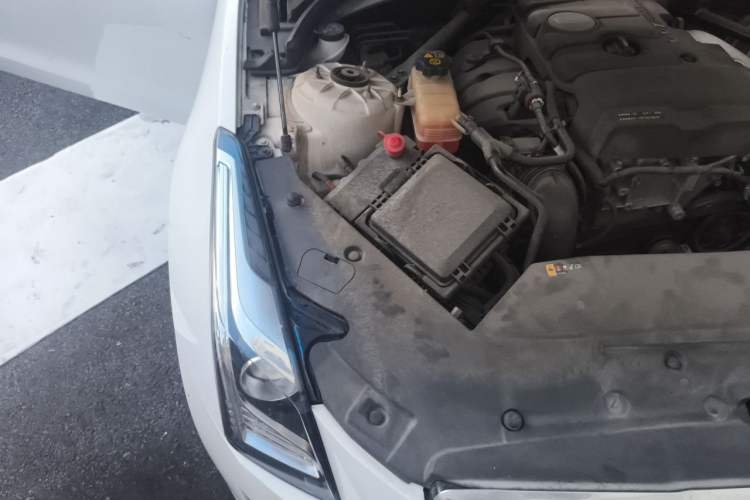 Used Cadillac ATS-L 2017 28T Tech Edition Engine Bay Right