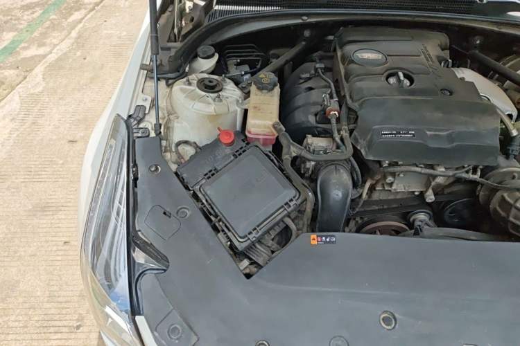 Used Cadillac ATS-L 2017 28T Tech Edition Engine Bay Right