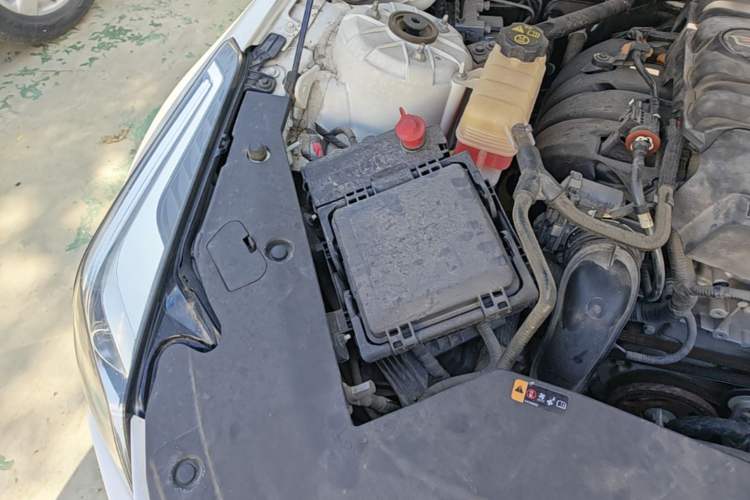 Used Cadillac ATS-L 2017 28T Fashion Edition Engine Bay Right