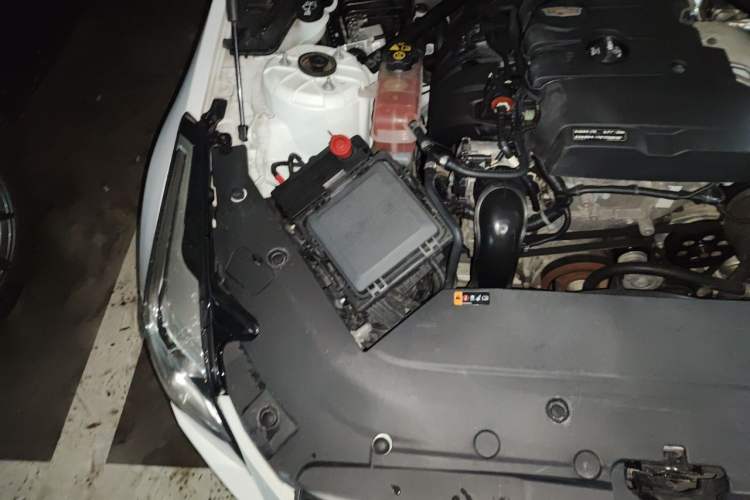 Used Cadillac ATS-L 2017 28T Fashion Edition Engine Bay Right