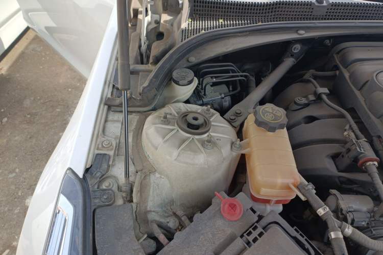 Used Cadillac ATS-L 2017 28T Tech Edition Engine Bay Right