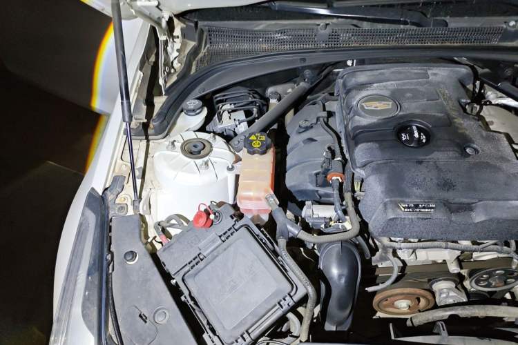Used Cadillac ATS-L 2017 28T Tech Edition Engine Bay Right