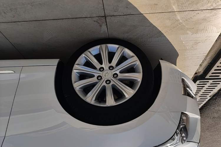 Used Cadillac ATS-L 2017 28T Fashion Edition Exterior 4