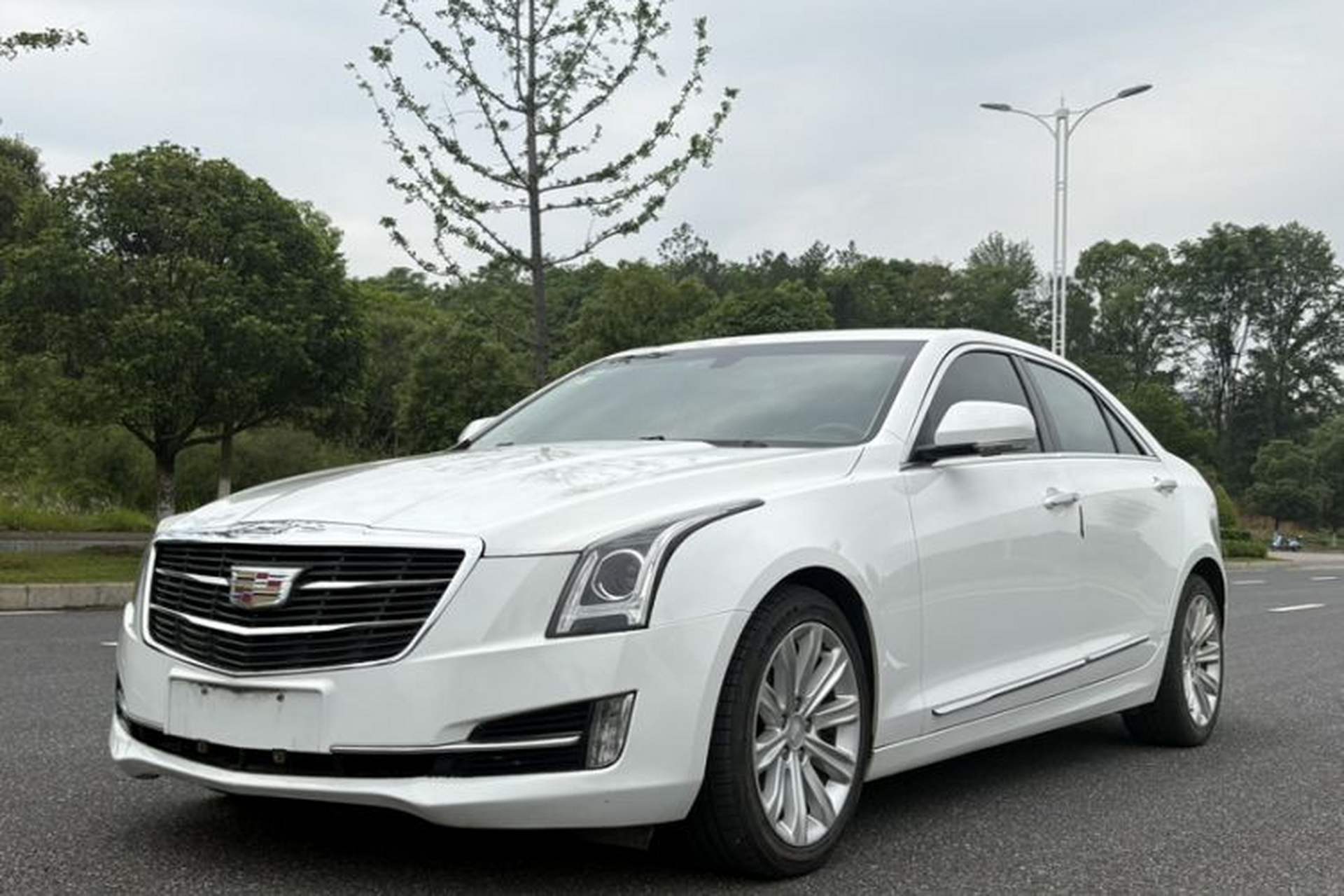 Used Cadillac ATS-L 2017 28T Fashion Edition Front Left 45 Deg