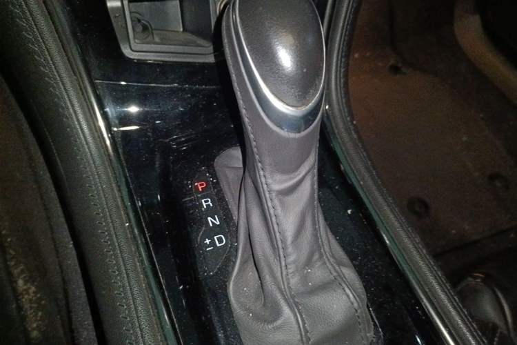 Used Cadillac ATS-L 2017 28T Fashion Edition Gear Lever