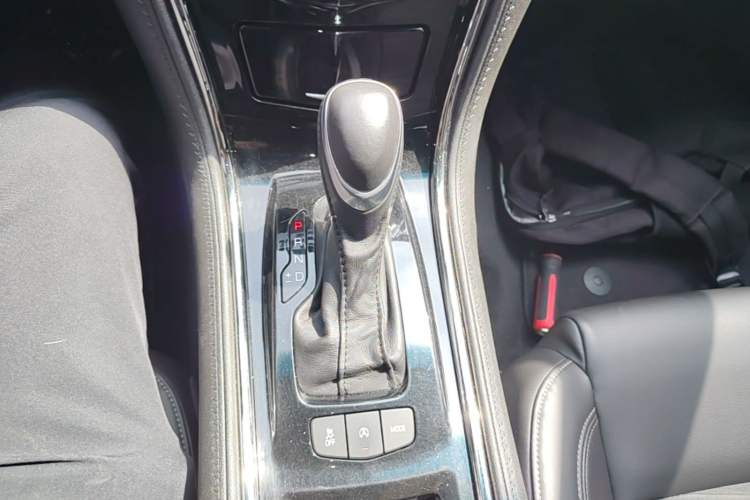Used Cadillac ATS-L 2017 28T Tech Edition Gear Lever