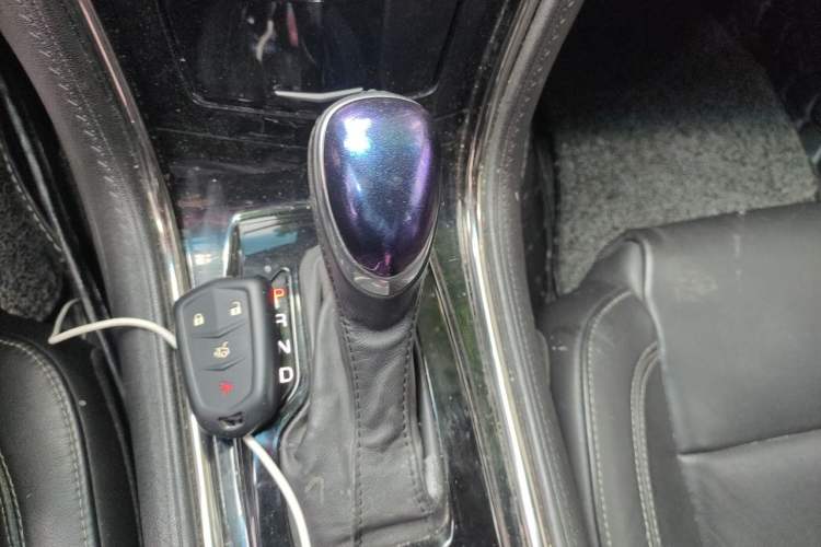 Used Cadillac ATS-L 2017 28T Fashion Edition Gear Lever