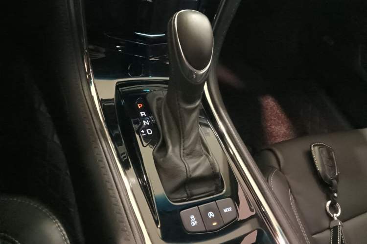 Used Cadillac ATS-L 2017 28T Fashion Edition Gear Lever
