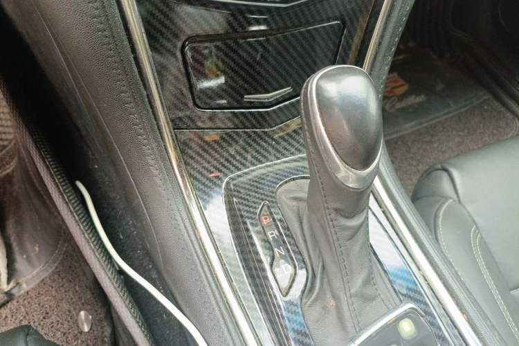 Used Cadillac ATS-L 2017 28T Fashion Edition Gear Lever