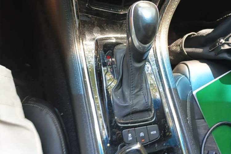 Used Cadillac ATS-L 2017 28T Tech Edition Gear Lever