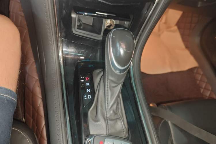 Used Cadillac ATS-L 2017 28T Fashion Edition Gear Lever