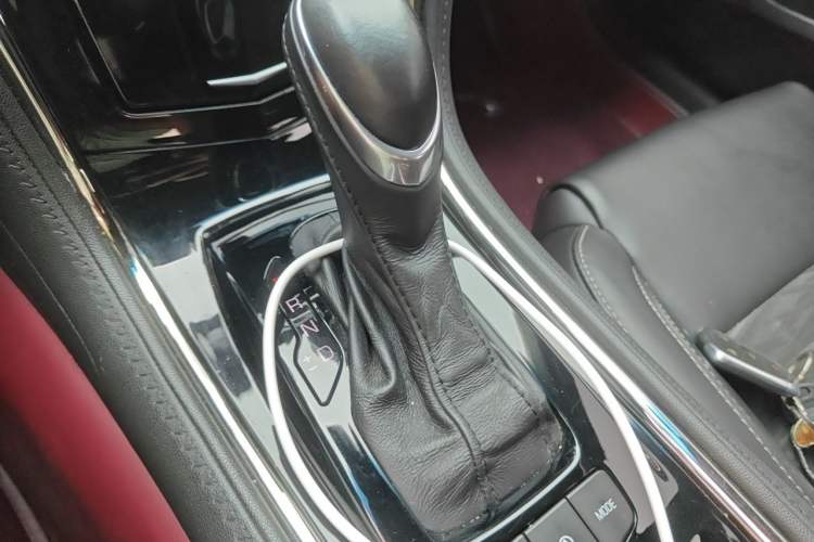 Used Cadillac ATS-L 2017 28T Tech Edition Gear Lever