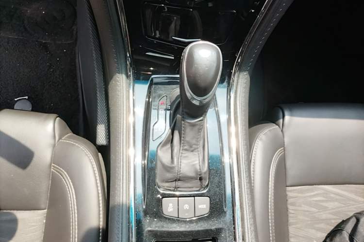 Used Cadillac ATS-L 2017 28T Tech Edition Gear Lever