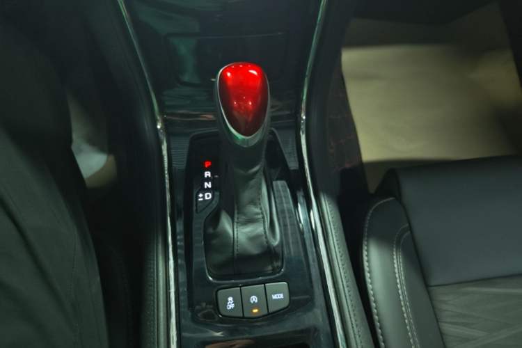 Used Cadillac ATS-L 2017 28T Tech Edition Gear Lever