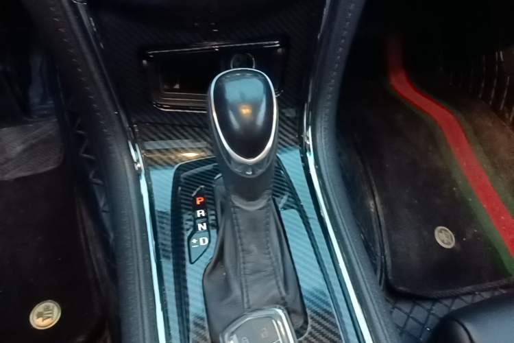 Used Cadillac ATS-L 2017 28T Tech Edition Gear Lever