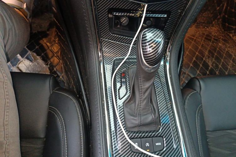 Used Cadillac ATS-L 2017 28T Tech Edition Gear Lever
