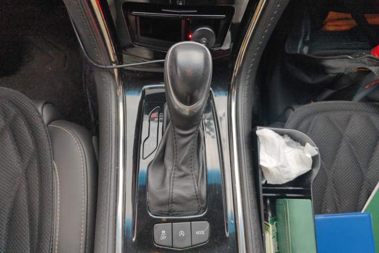 Used Cadillac ATS-L 2017 28T Fashion Edition Gear Lever