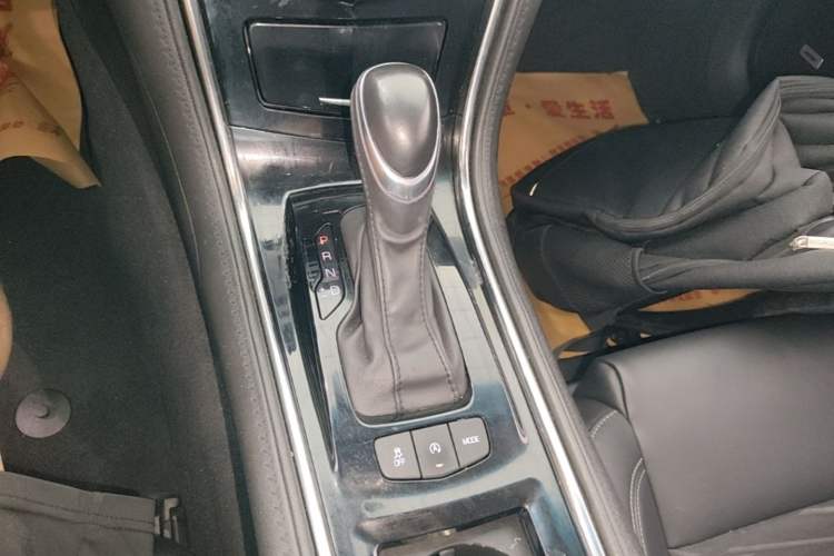 Used Cadillac ATS-L 2017 28T Tech Edition Gear Lever