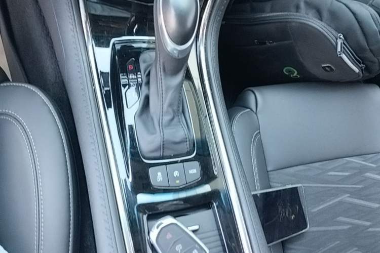 Used Cadillac ATS-L 2017 28T Tech Edition Gear Lever