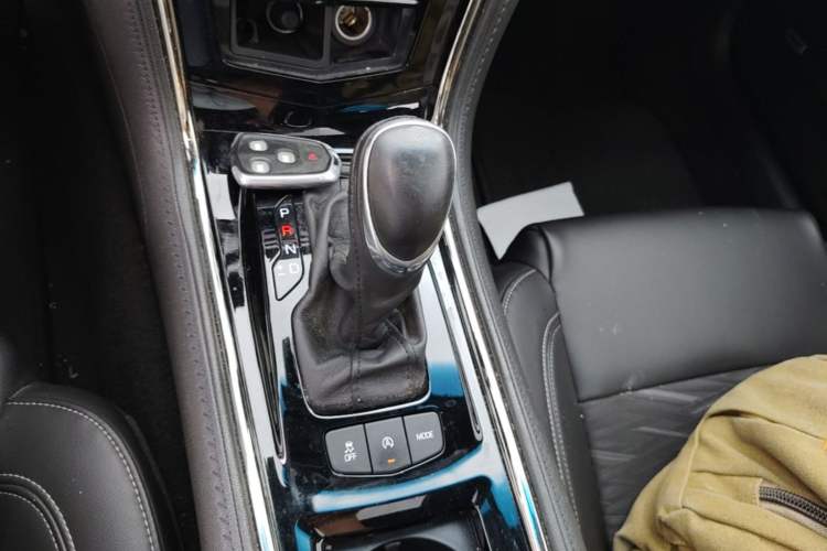 Used Cadillac ATS-L 2017 28T Tech Edition Gear Lever