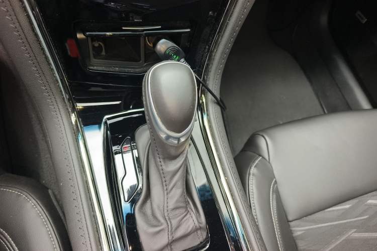 Used Cadillac ATS-L 2017 28T Tech Edition Gear Lever