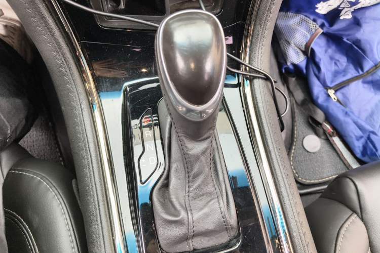 Used Cadillac ATS-L 2017 28T Tech Edition Gear Lever