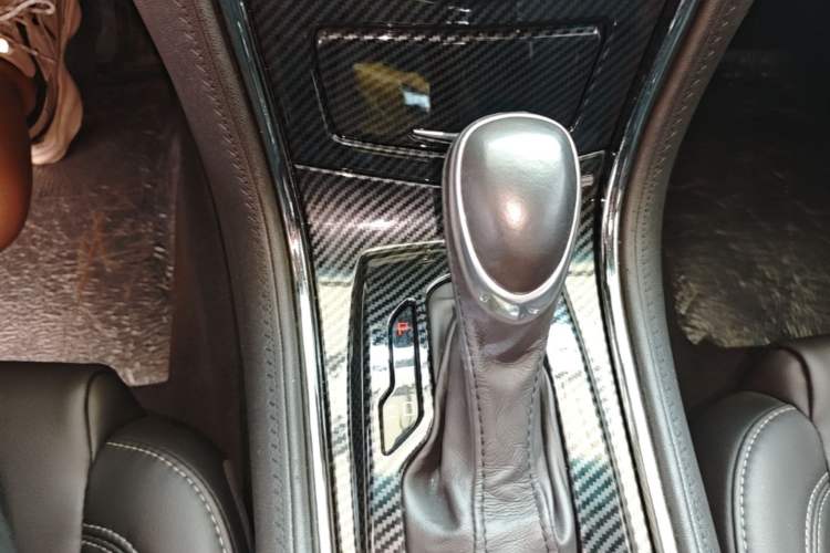 Used Cadillac ATS-L 2017 28T Tech Edition Gear Lever