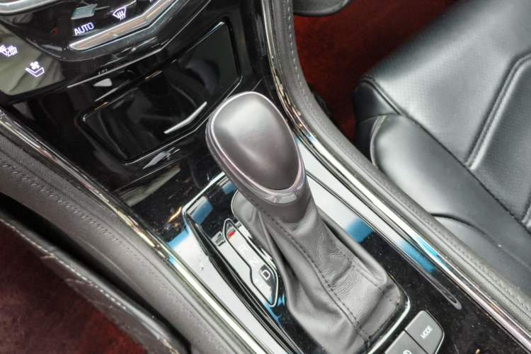 Used Cadillac ATS-L 2017 28T Tech Edition Gear Lever