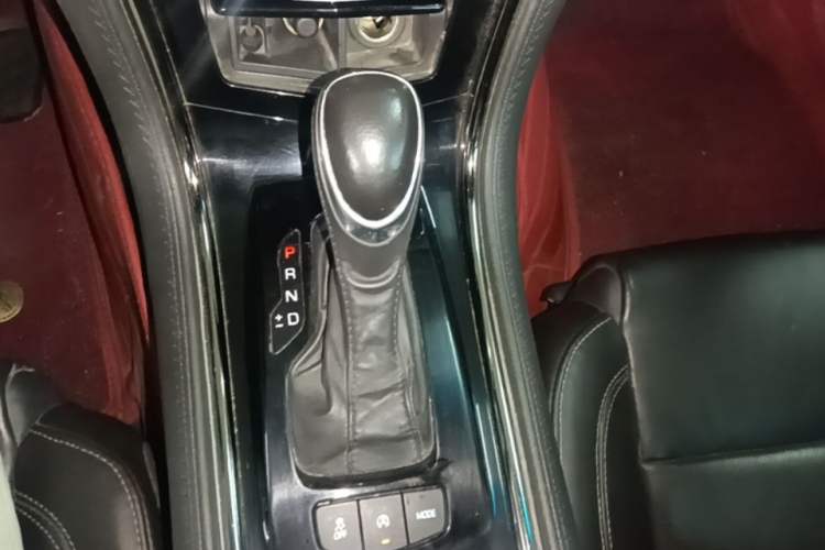 Used Cadillac ATS-L 2017 28T Fashion Edition Gear Lever