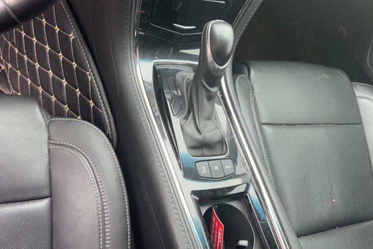 Used Cadillac ATS-L 2017 28T Fashion Edition Gear Lever