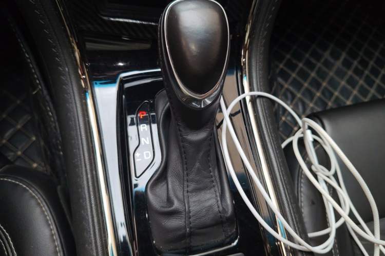 Used Cadillac ATS-L 2017 28T Tech Edition Gear Lever