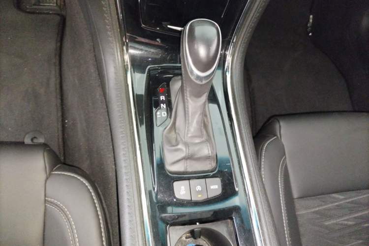 Used Cadillac ATS-L 2017 28T Tech Edition Gear Lever