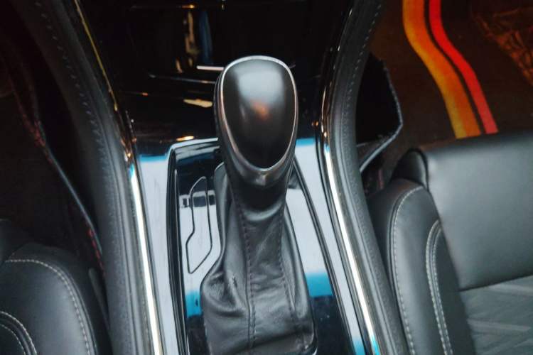 Used Cadillac ATS-L 2017 28T Tech Edition Gear Lever