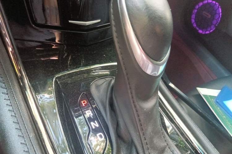 Used Cadillac ATS-L 2017 28T Fashion Edition Gear Lever