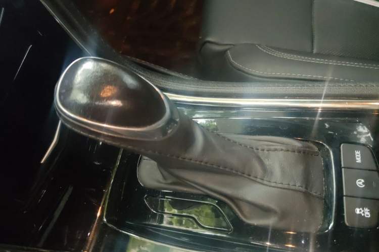 Used Cadillac ATS-L 2017 28T Fashion Edition Gear Lever
