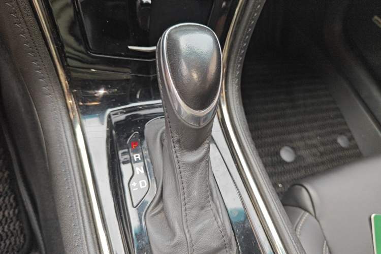Used Cadillac ATS-L 2017 28T Tech Edition Gear Lever