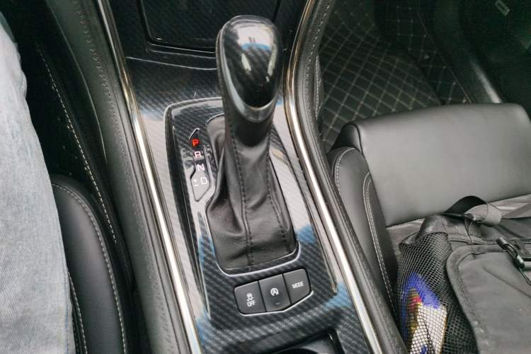 Used Cadillac ATS-L 2017 28T Tech Edition Gear Lever