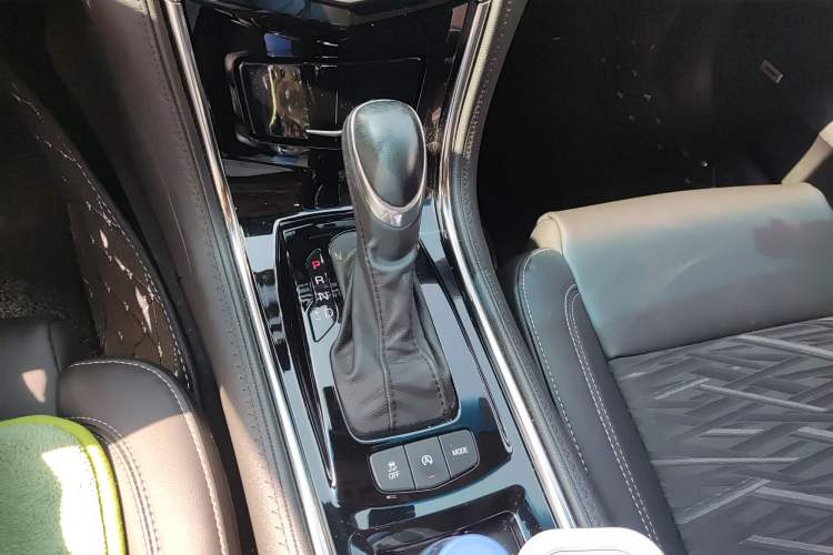Used Cadillac ATS-L 2017 28T Tech Edition Gear Lever
