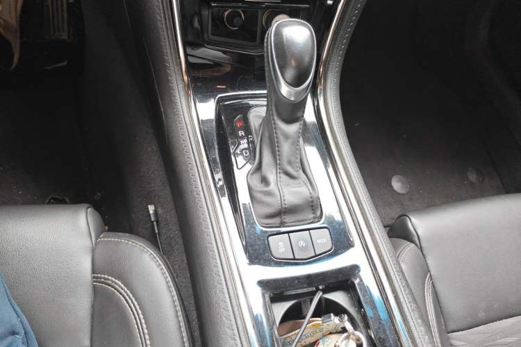 Used Cadillac ATS-L 2017 28T Tech Edition Gear Lever