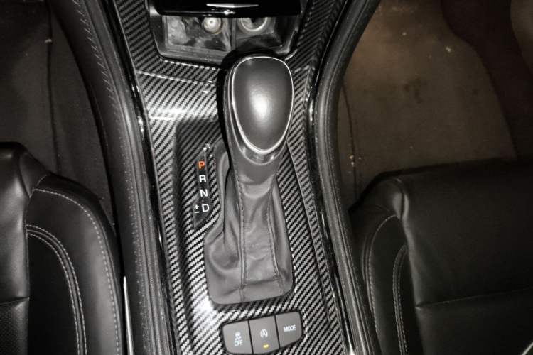 Used Cadillac ATS-L 2017 28T Fashion Edition Gear Lever