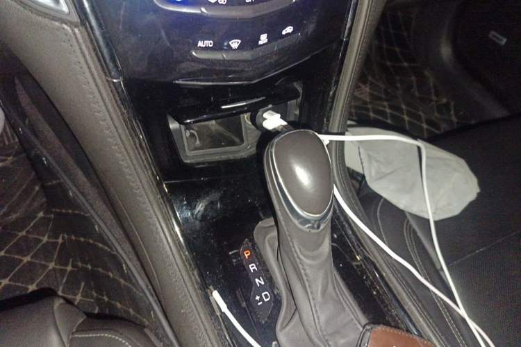 Used Cadillac ATS-L 2017 28T Fashion Edition Gear Lever
