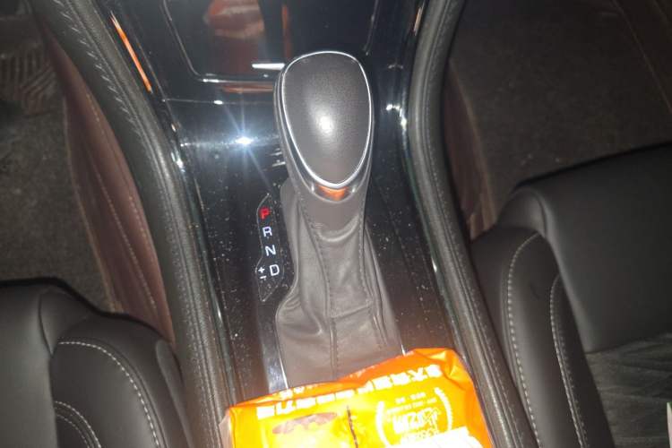 Used Cadillac ATS-L 2017 28T Tech Edition Gear Lever