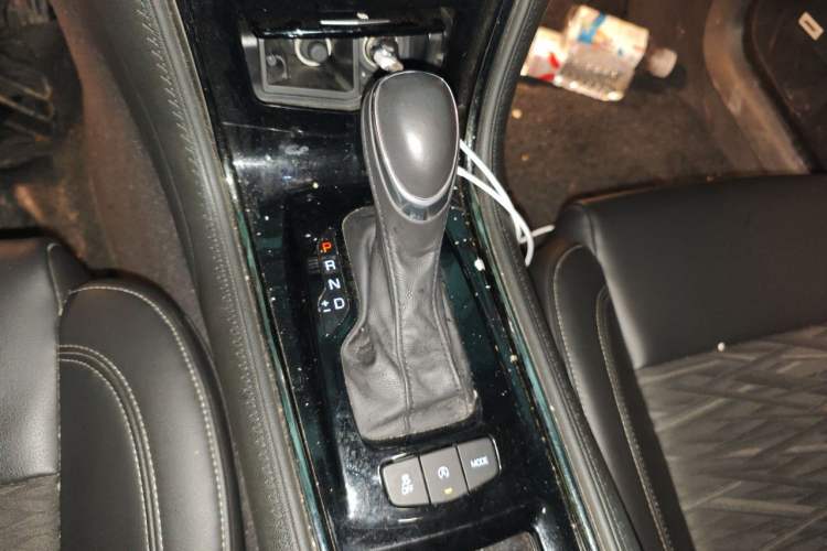 Used Cadillac ATS-L 2017 28T Tech Edition Gear Lever