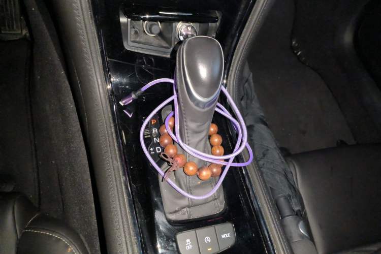 Used Cadillac ATS-L 2017 28T Tech Edition Gear Lever