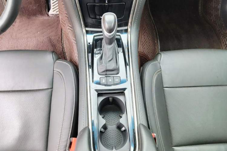 Used Cadillac ATS-L 2017 28T Fashion Edition Gear Lever