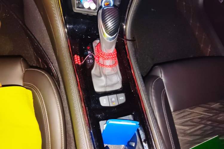 Used Cadillac ATS-L 2017 28T Tech Edition Gear Lever
