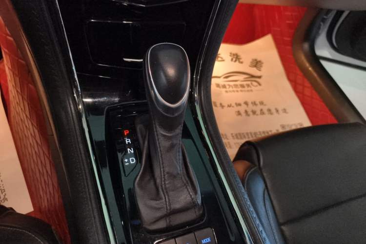 Used Cadillac ATS-L 2017 28T Fashion Edition Gear Lever