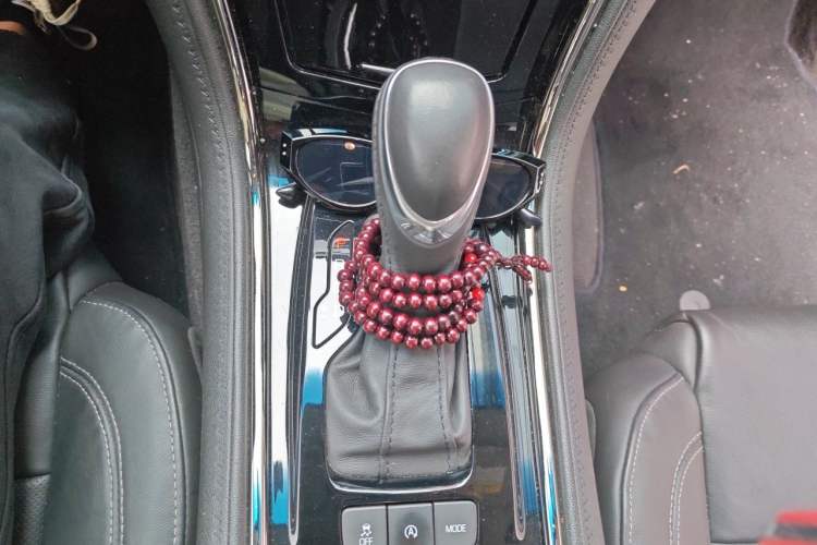 Used Cadillac ATS-L 2017 28T Fashion Edition Gear Lever